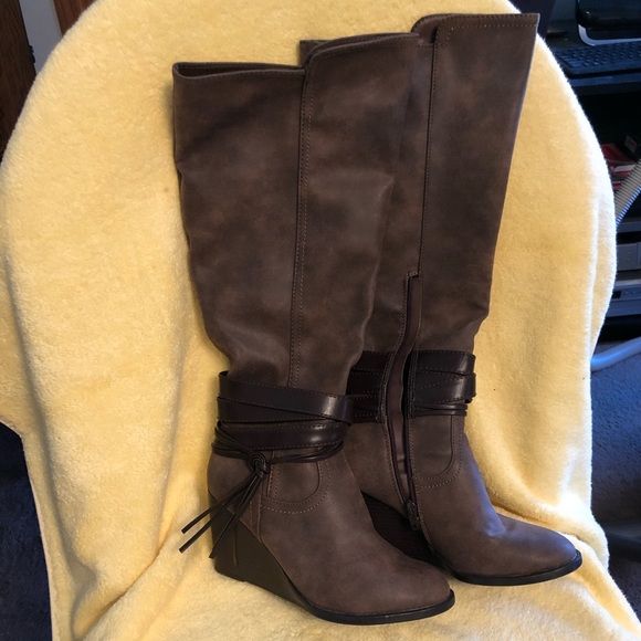Rampage Shoes - Rampage size 7 Knee High Boot